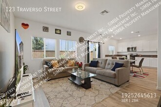 123 Traverso St. in Manteca, CA - Building Photo - Building Photo