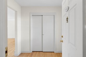 55075 NY-25 in Southold, NY - Building Photo - Building Photo