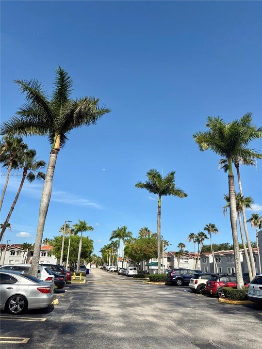 4748 NW 114th Ave in Doral, FL - Building Photo