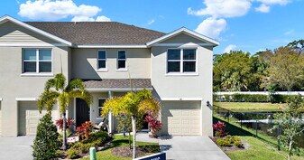 Amore Village Townhomes in Melbourne, FL - Building Photo
