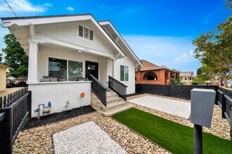 1026 W 3rd St in Santa Ana, CA - Building Photo - Building Photo