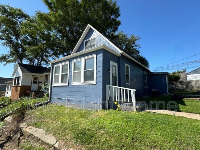 property at 2921 Clarkson Ave