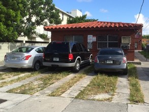 1035 NW 4th St in Miami, FL - Building Photo - Building Photo