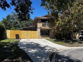 500 YELLOWWOOD Ct in Altamonte Springs, FL - Building Photo