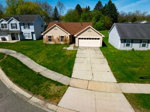 Baldwin Villas in Pontiac, MI - Building Photo - Building Photo