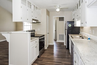 3205 Buttrey Dr NW in Huntsville, AL - Building Photo - Building Photo