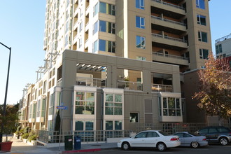 La Vita in San Diego, CA - Building Photo - Building Photo