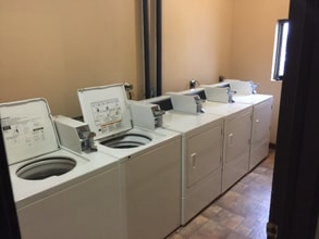 3504 11th Ave N in Grand Forks, ND - Foto de edificio - Building Photo