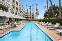 130 Ocean Park Blvd in Santa Monica, CA - Building Photo - Building Photo