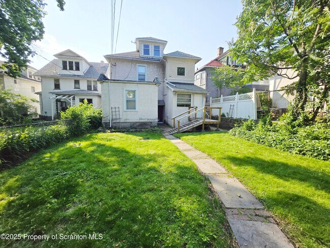 542 Colfax Ave in Scranton, PA - Building Photo - Building Photo