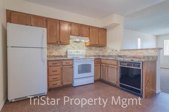 3266 Vail Pass Dr in Colorado Springs, CO - Building Photo - Building Photo