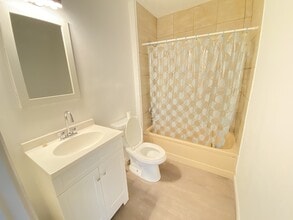 129 Emerald St S in Hamilton, ON - Building Photo - Building Photo
