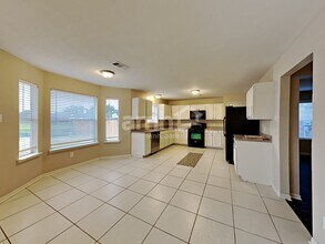 4135 President's Dr W in Houston, TX - Foto de edificio - Building Photo