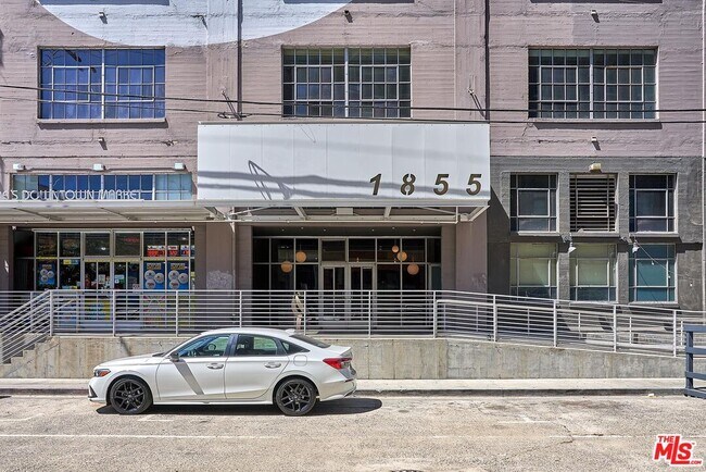 1855 Industrial St in Los Angeles, CA - Building Photo - Building Photo