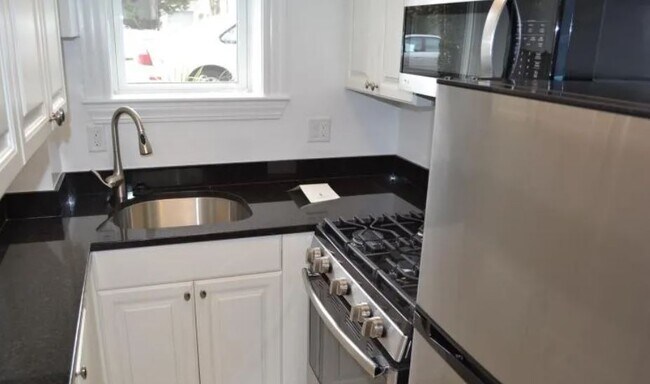 23 Wendell St, Unit 1 in Cambridge, MA - Building Photo - Building Photo