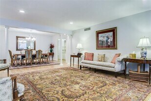 6357 Diamond Head Cir in Dallas, TX - Building Photo