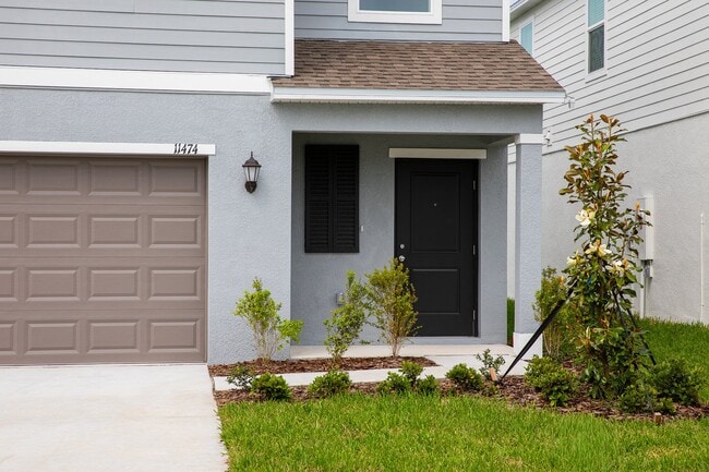 11474 Brae Wy in Dade City, FL - Foto de edificio - Building Photo