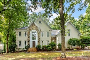 4200 Old Course Dr in Charlotte, NC - Building Photo