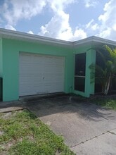 322 Vanderbilt Dr in Lake Worth Beach, FL - Building Photo - Building Photo