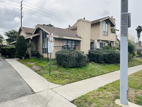 23202 Saguaro St in Lake Forest, CA - Building Photo - Building Photo