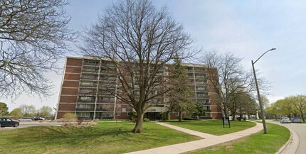 40 Mcgee Ave in Kitchener, ON - Building Photo - Building Photo