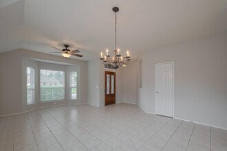 18907 Woodglen Shadows Dr in Humble, TX - Building Photo - Building Photo