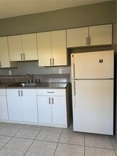 6027 SW 36th Ct in Miramar, FL - Foto de edificio - Building Photo