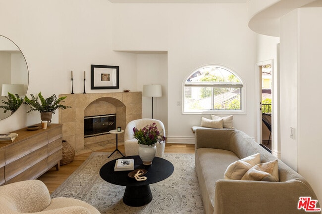 911 7th St in Santa Monica, CA - Building Photo - Building Photo