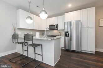 45 W Haines St, Unit UNIT 304 in Philadelphia, PA - Building Photo - Building Photo