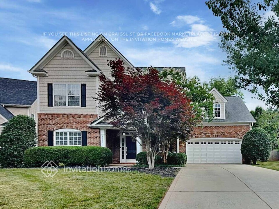4805 St Simons Terrace in Waxhaw, NC - Building Photo