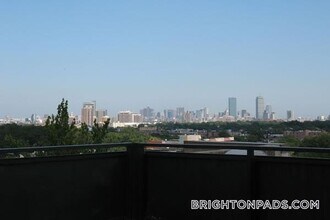 1455 Commonwealth Ave in Boston, MA - Building Photo - Building Photo
