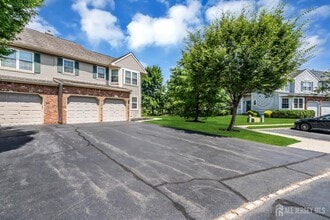 1506 Pinhorn Dr in Bridgewater, NJ - Building Photo - Building Photo