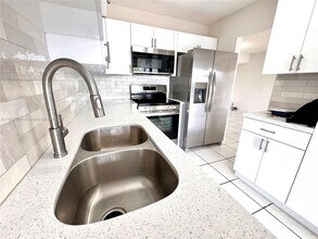 5900 SW 127th Ave in Miami, FL - Building Photo - Building Photo
