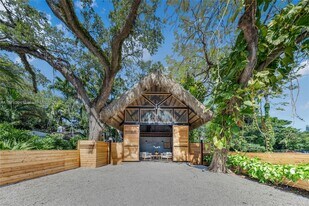 1000 NW 9th Ct in Miami, FL - Building Photo