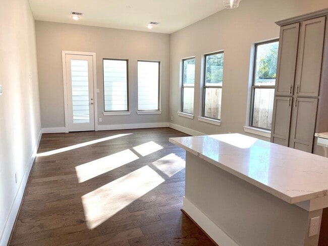 803 Thornton Rd in Houston, TX - Building Photo - Building Photo