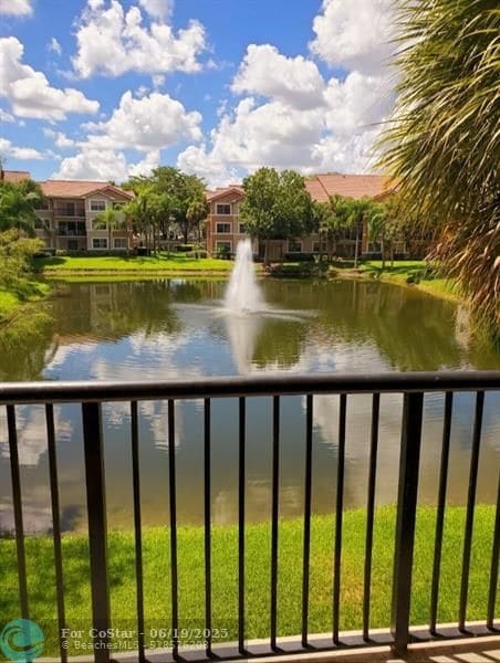 9033 Wiles Rd in Coral Springs, FL - Building Photo - Building Photo