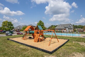 Ashton Meadows in Springfield, OH - Foto de edificio - Building Photo