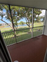 301 SW 135th Ave in Pembroke Pines, FL - Building Photo
