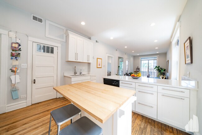 1037 S Racine Ave in Chicago, IL - Building Photo - Building Photo