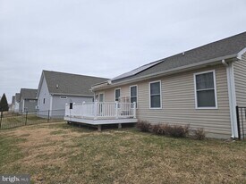 5 Harcourt Dr in Dover, DE - Building Photo