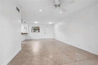 9150 NW 38th Dr in Coral Springs, FL - Building Photo - Building Photo