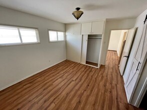 5211 E Ocean Blvd in Long Beach, CA - Foto de edificio - Interior Photo