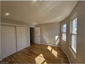 437 Elm St, Unit 3R in Kearny, NJ - Building Photo - Building Photo