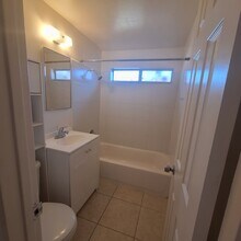 9402 Fermi Ave in San Diego, CA - Building Photo - Building Photo