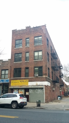 250 E 95th St in Brooklyn, NY - Building Photo