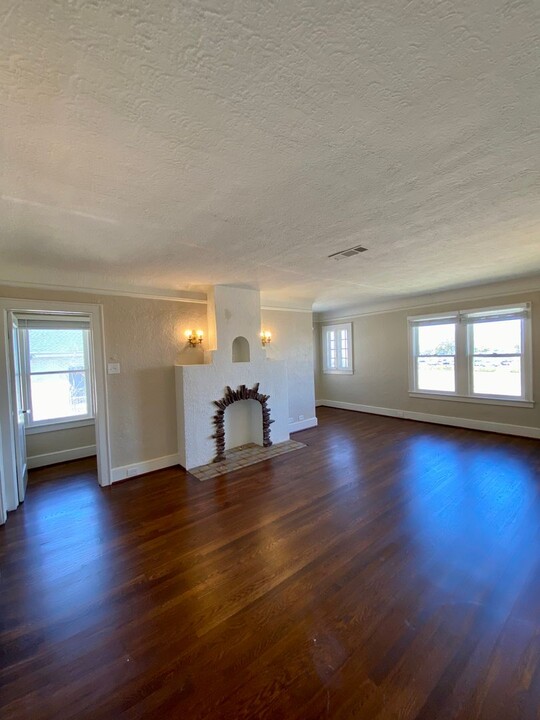 2426 Jefferson Blvd in Dallas, TX - Building Photo