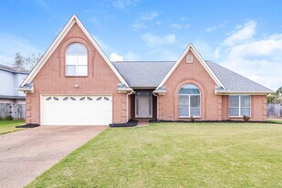 6411 Braybourne Pl in Olive Branch, MS - Building Photo
