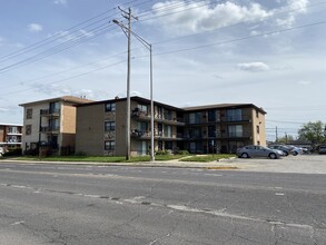 1561 State St in Calumet City, IL - Building Photo - Building Photo