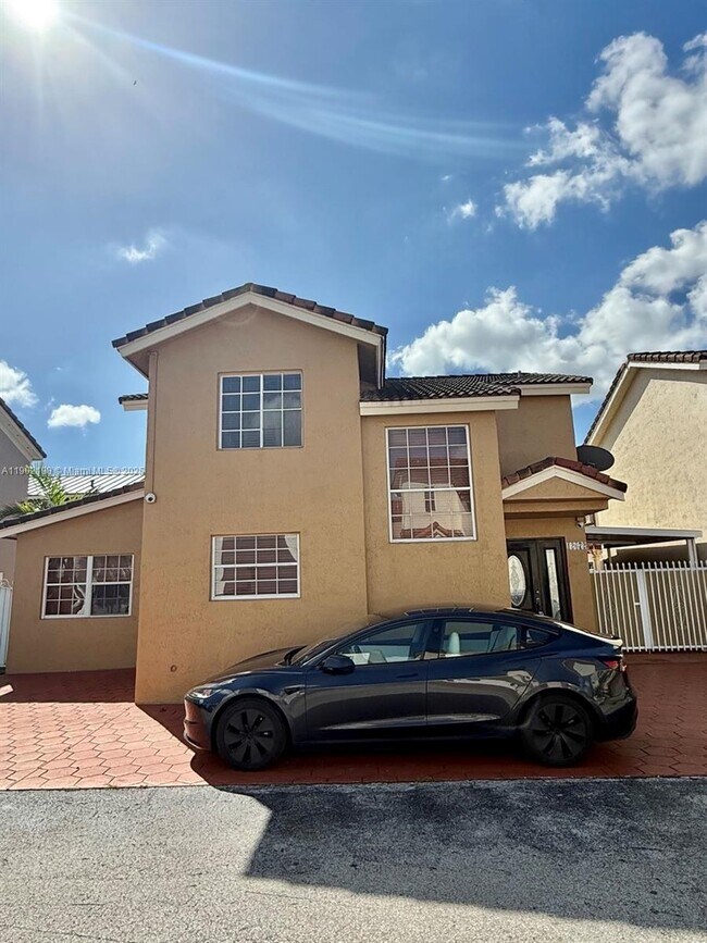 12672 NW 9th Way in Miami, FL - Building Photo - Building Photo