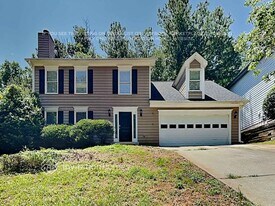 600 River Overlook Dr NW in Lawrenceville, GA - Building Photo